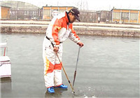 《去钓鱼》第149期 黑坑达人冬季冰钓鲫鱼传授作钓技巧